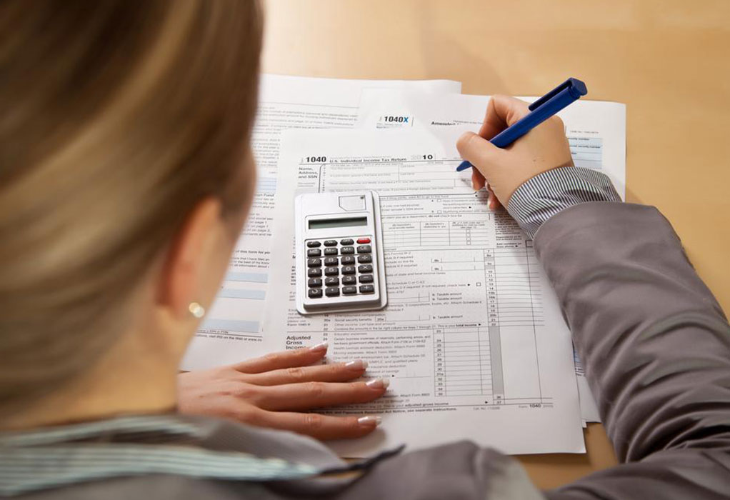 Everything you need to know about using an income tax estimator