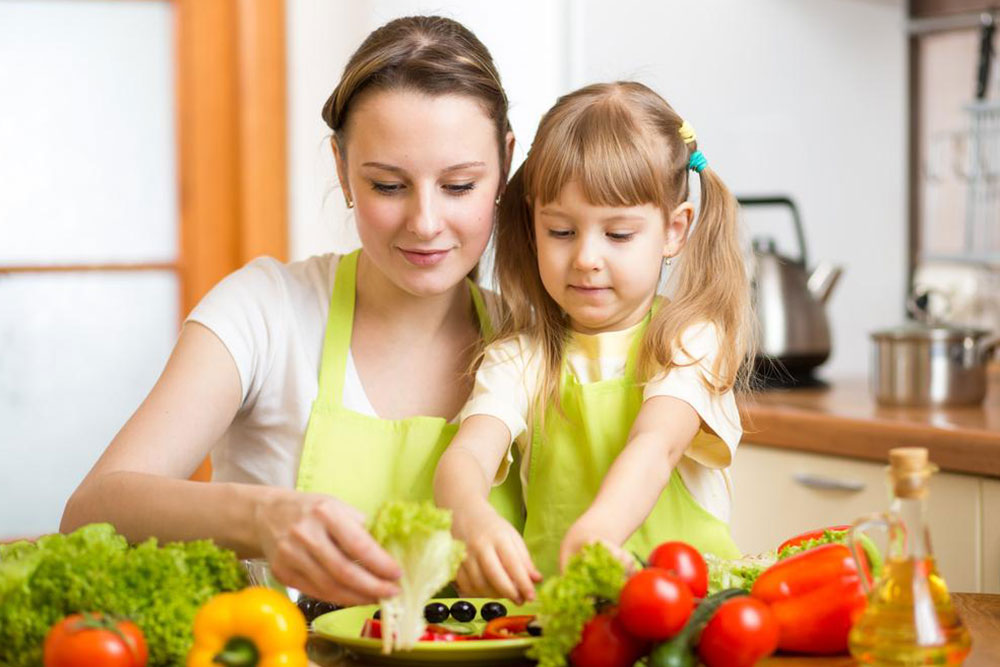 Things to remember while you teach your kids how to cook