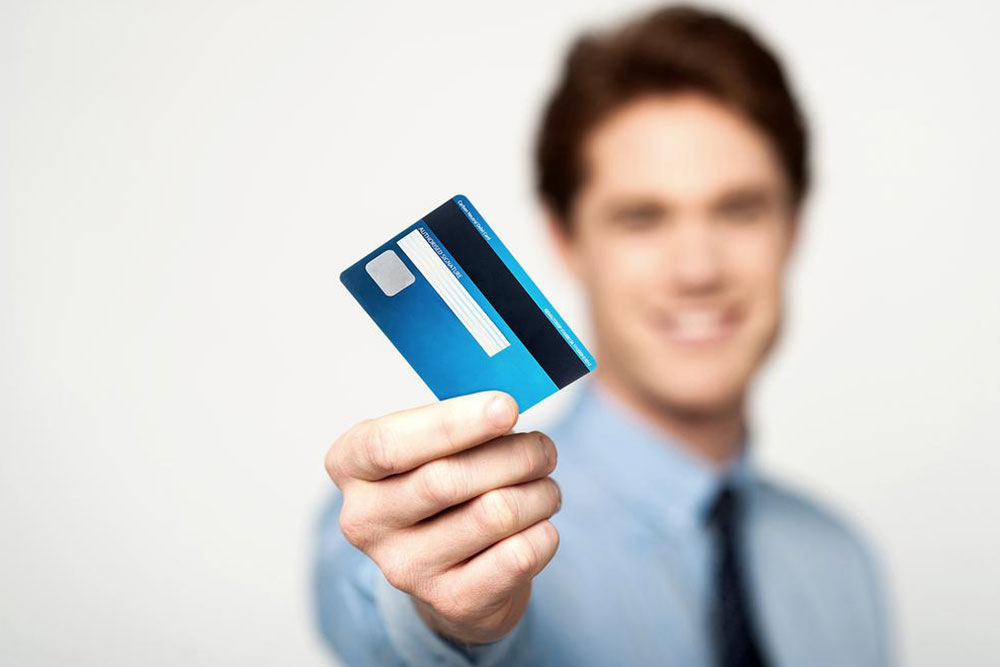 7 debit cards to avoid debt and save money