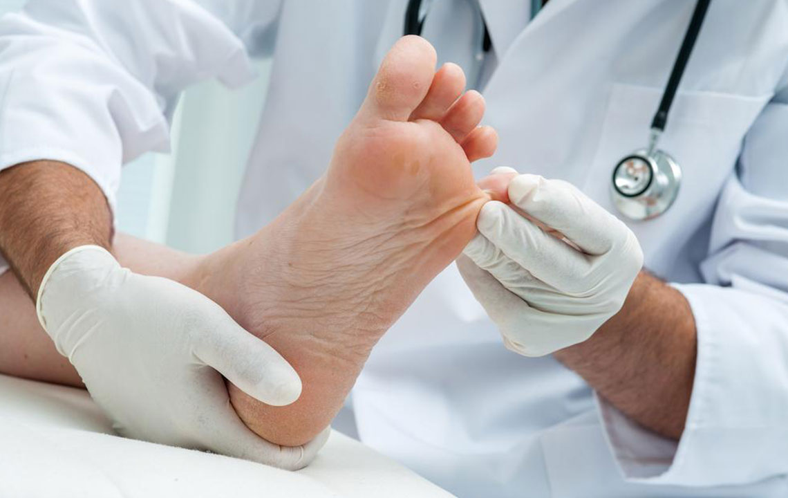 Know How Listerine Can Cure Your Toenail Fungus